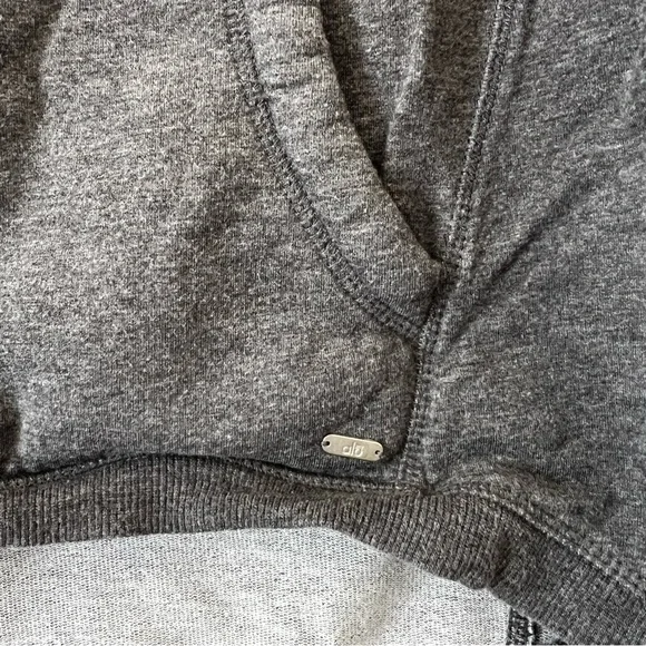 alo yoga | four snap mock neck pullover xs - Picture 3 of 5